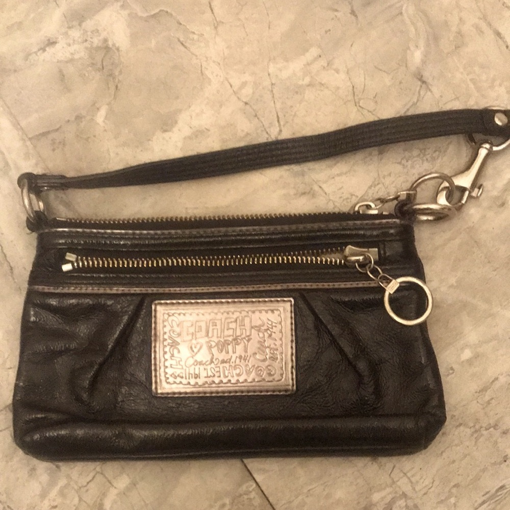 VINTAGE COACH POPPY BLACK PATENT LEATHER WRISTLET ZIPPERED BAG